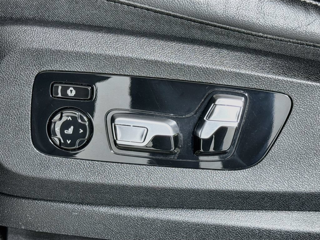 Used 2022 BMW X5 M50i AWD/4WD image 17