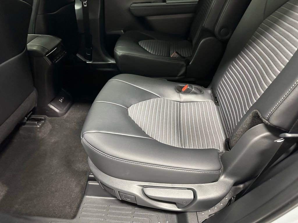 Used 2025 Toyota Highlander XSE image 49