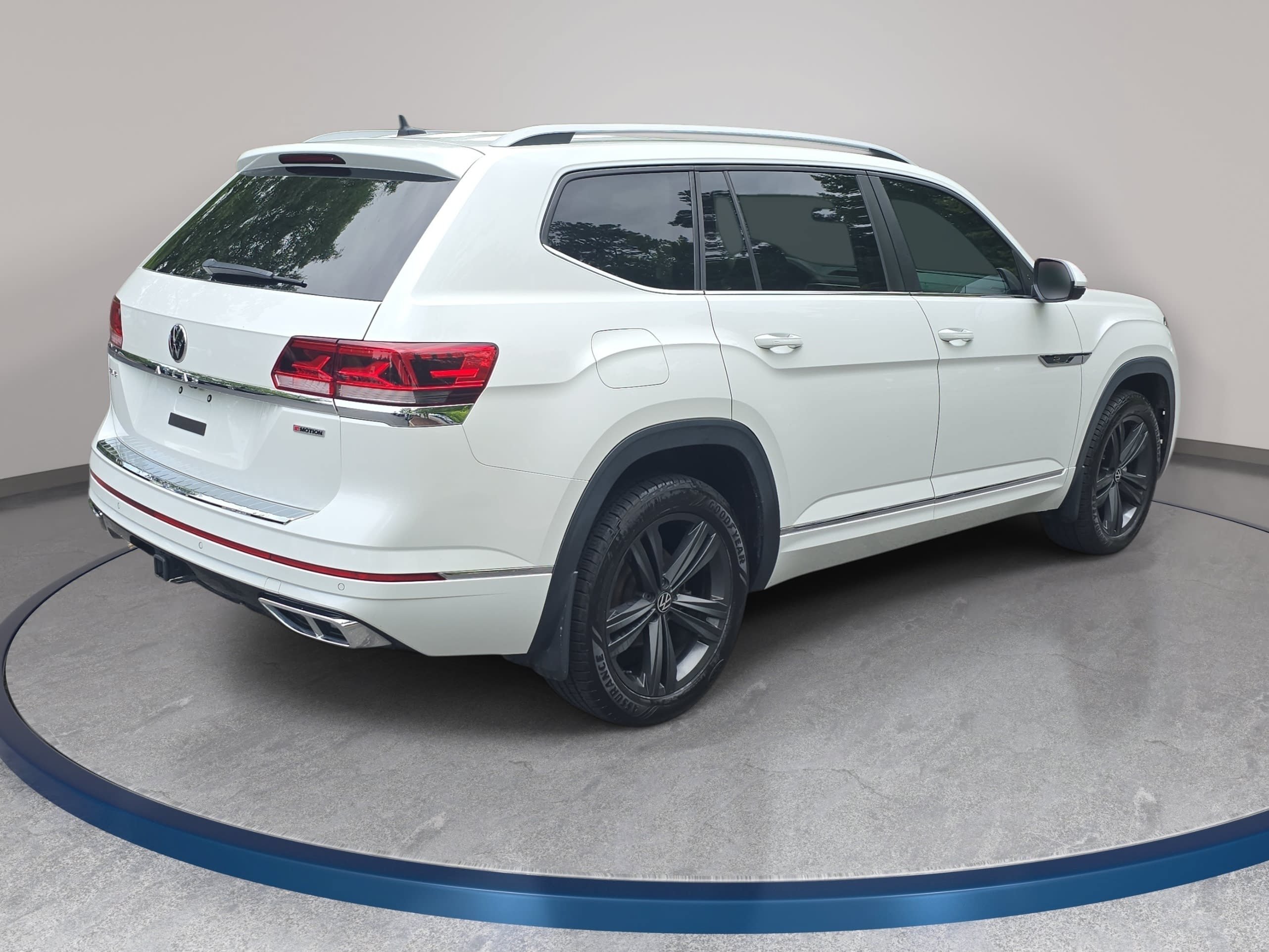 Used 2022 Volkswagen Atlas SEL R-Line AWD/4WD image 5