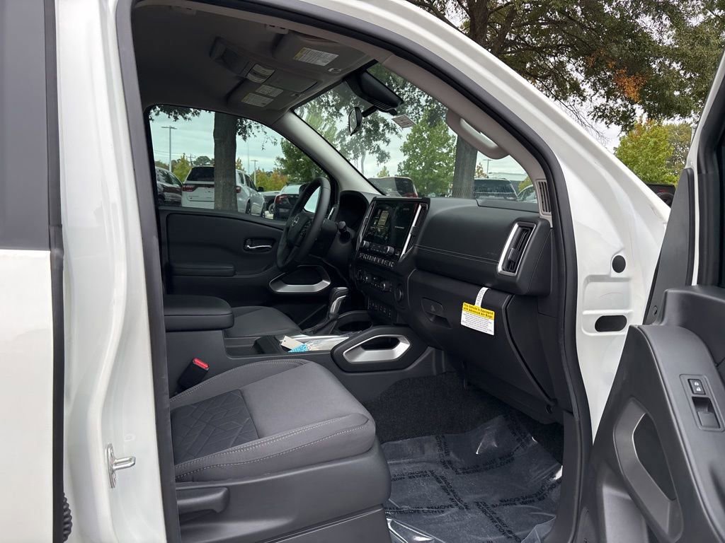 New 2025 Nissan Frontier SV w/ SV Convenience Package image 19