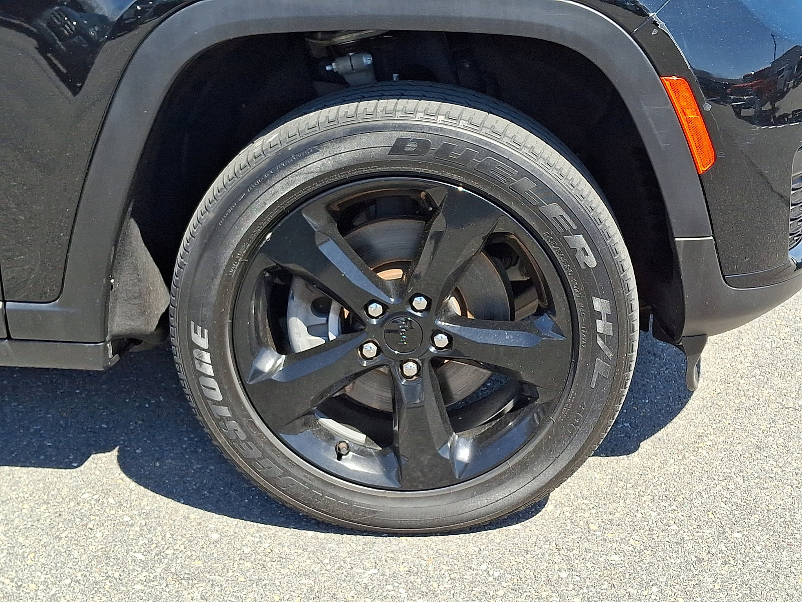 Used 2023 Jeep Grand Cherokee L Laredo AWD/4WD image 8