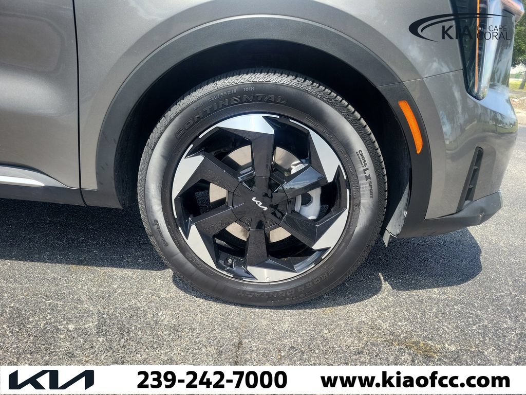 Certified 2026 Kia Sorento EX FWD image 7