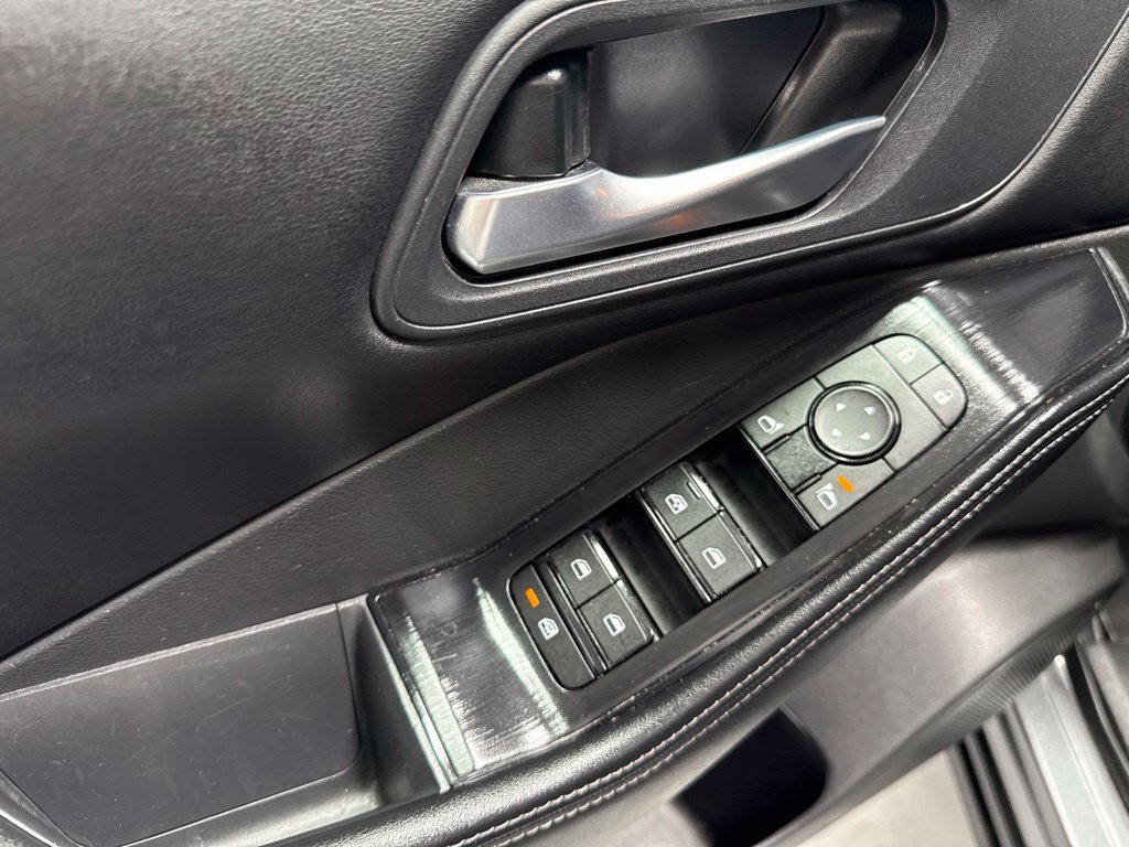 Used 2025 Nissan Rogue SV AWD/4WD image 18