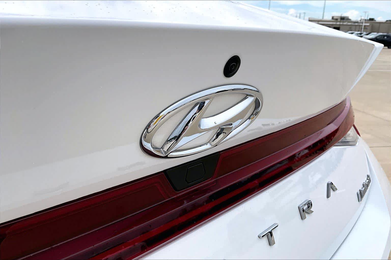 Certified 2023 Hyundai Elantra Limited FWD image 31