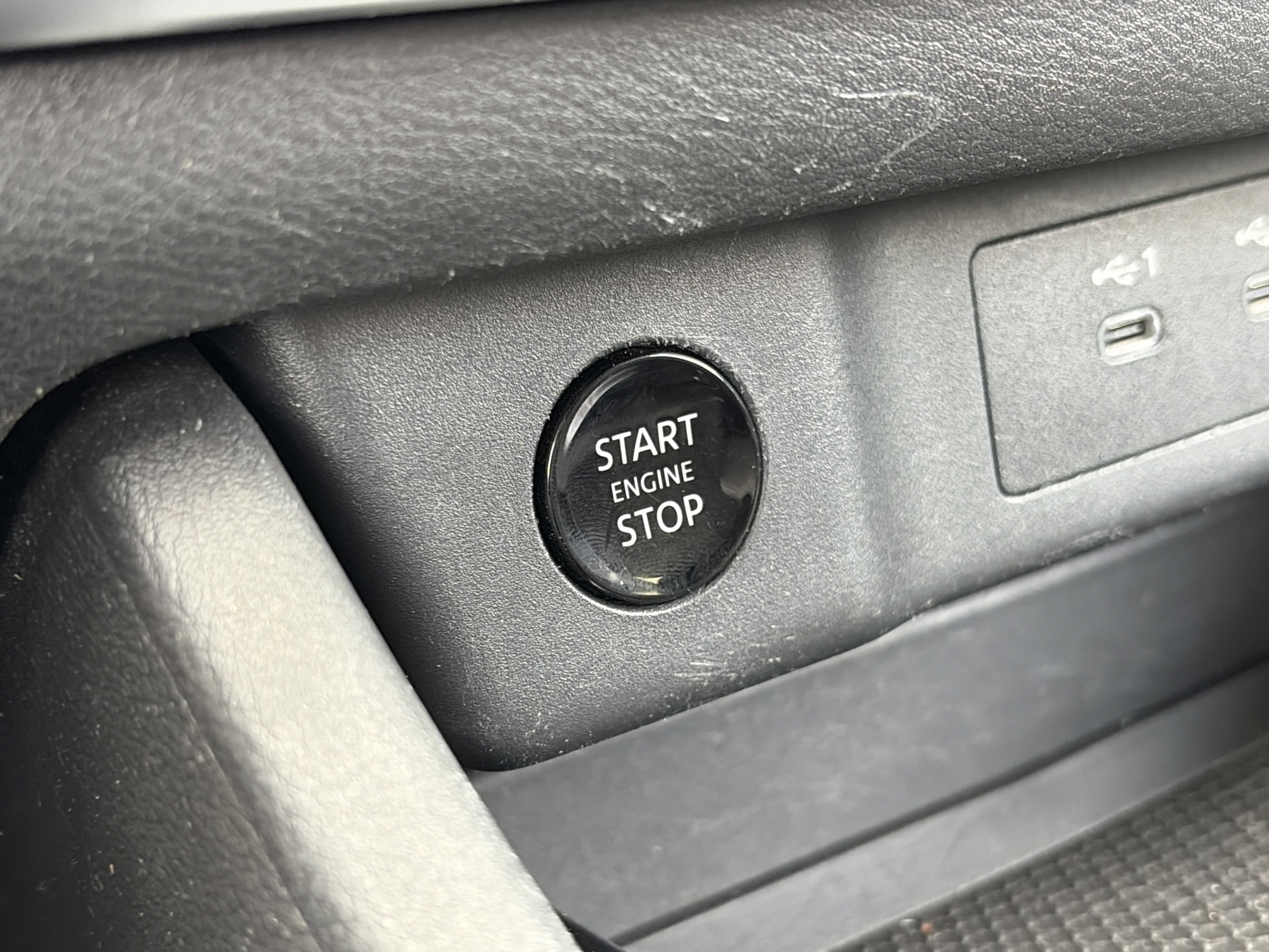 Used 2024 Nissan Rogue SV FWD image 17