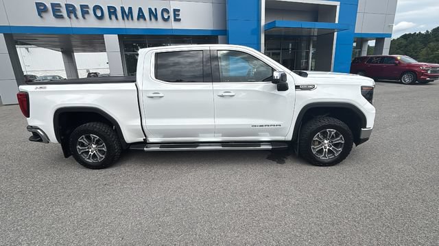 Used 2023 GMC Sierra 1500 SLE w/ X31 Off-Road Package AWD/4WD image 3