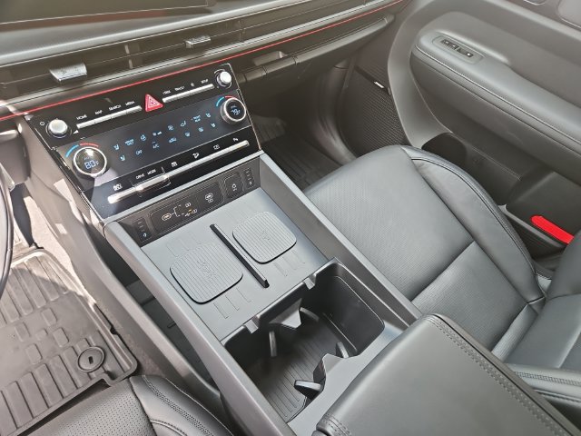 Used 2025 Hyundai Santa Fe Calligraphy AWD/4WD image 18