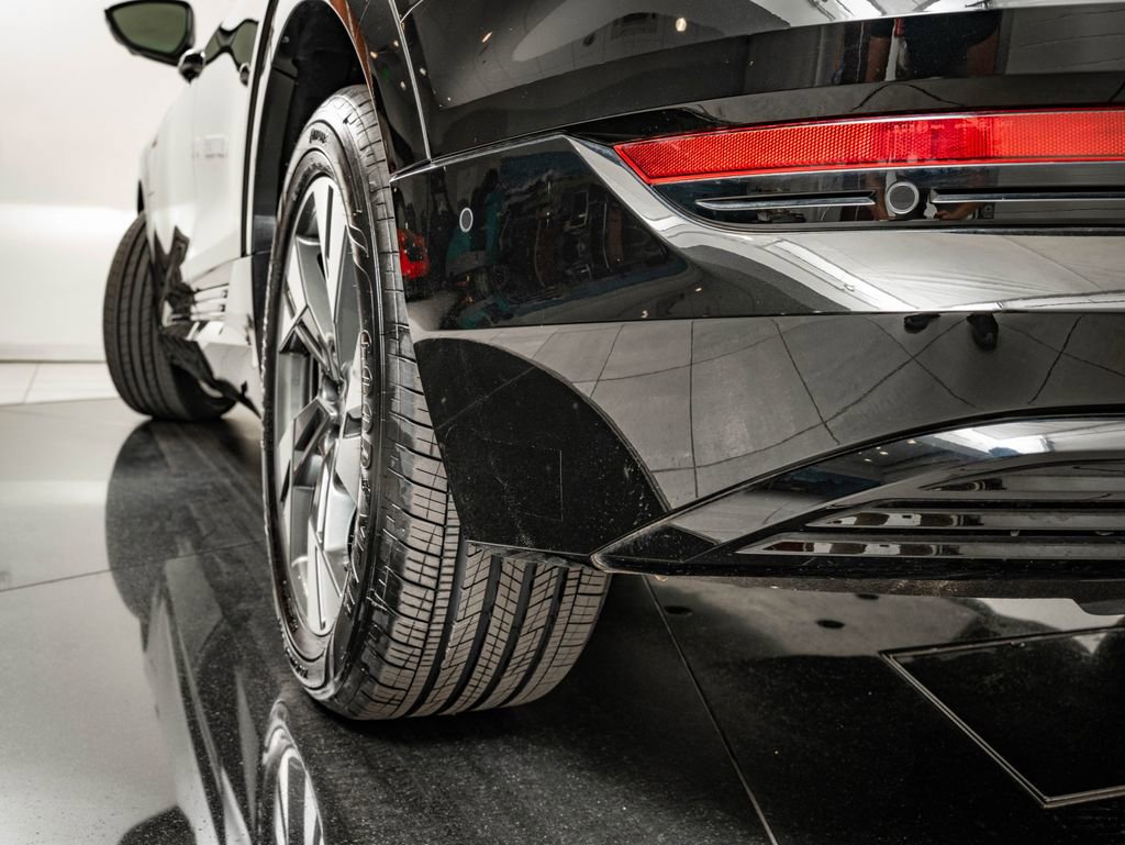 Used 2021 Audi e-tron Premium w/ Convenience Plus Package AWD/4WD image 51