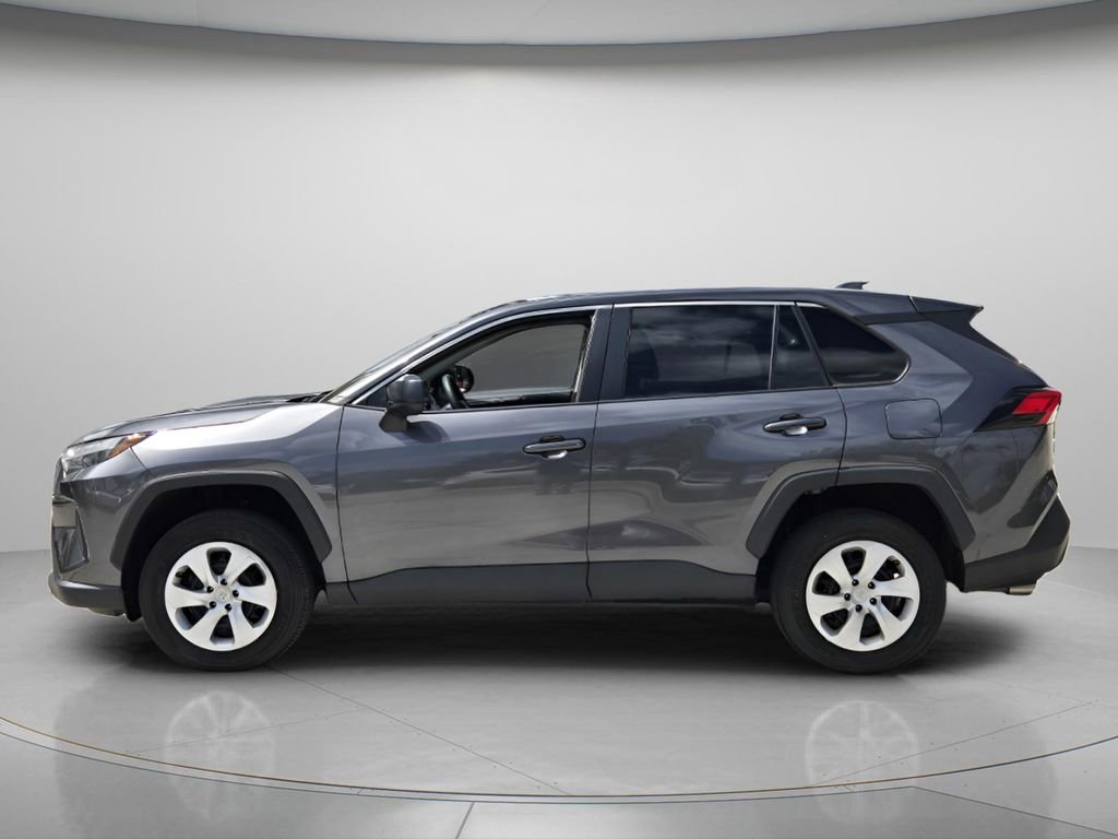 Used 2023 Toyota RAV4 LE image 4