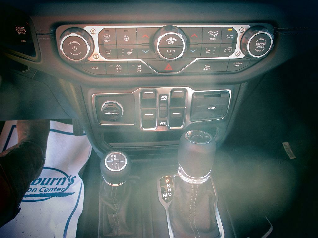 New 2025 Jeep Gladiator Sport AWD/4WD image 8