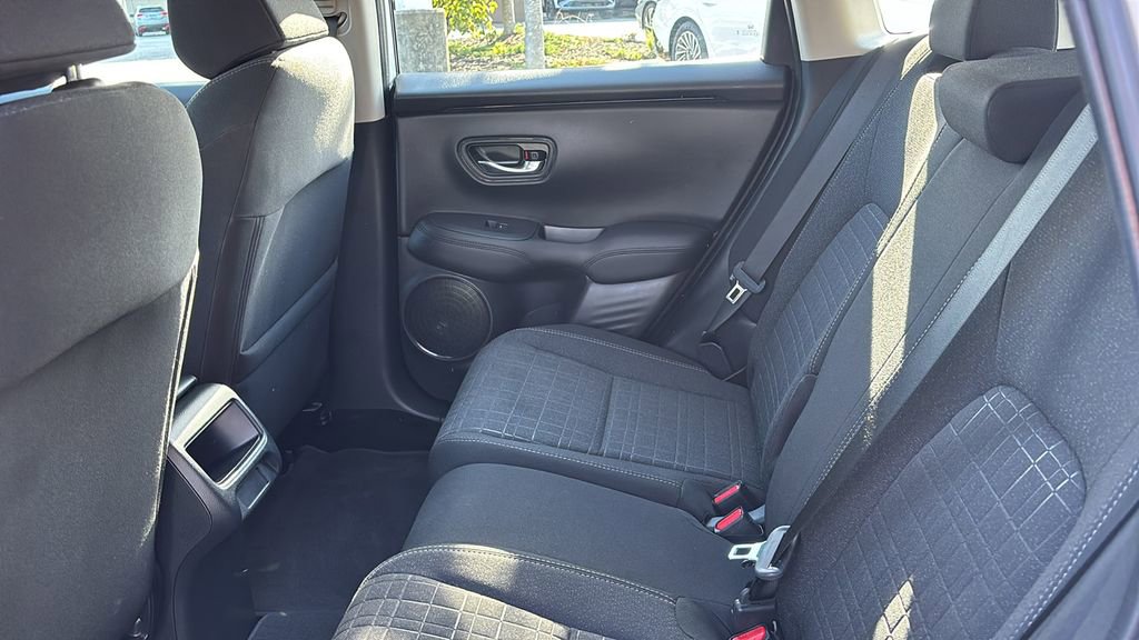 Certified 2025 Honda HR-V LX image 29