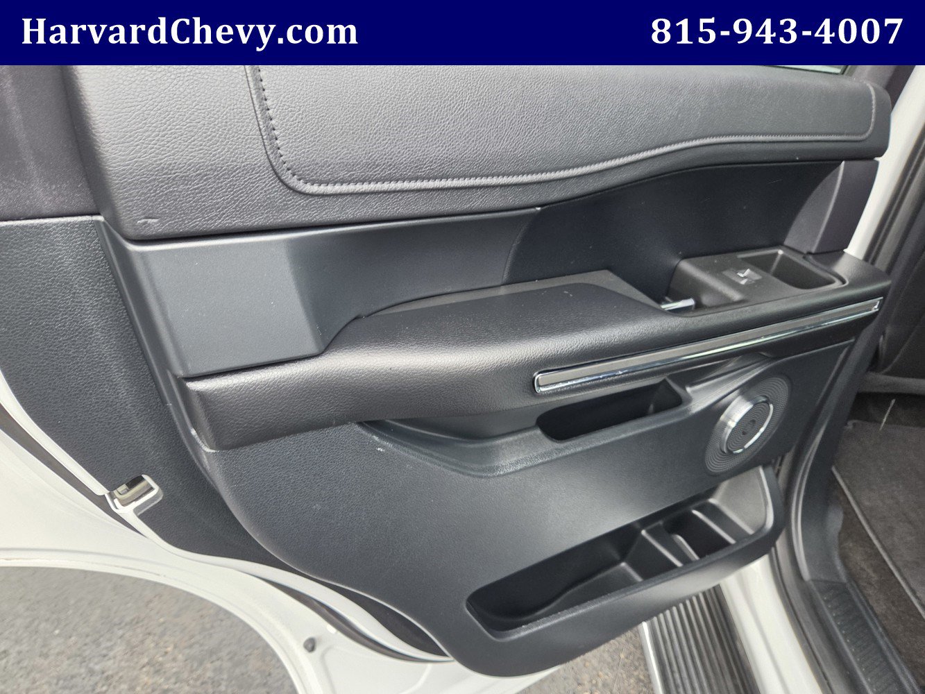 Used 2020 Ford Expedition XLT w/ Equipment Group 202A AWD/4WD image 29