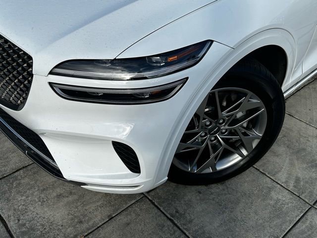 Used 2025 Genesis GV70 2.5T Select image 2