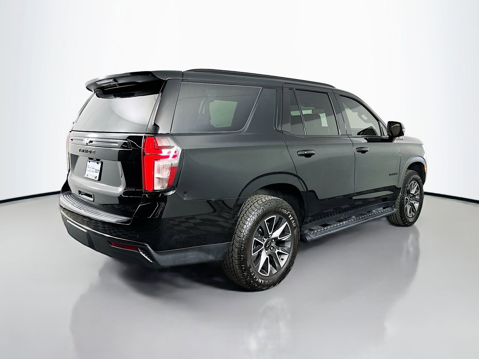 Certified 2024 Chevrolet Tahoe Z71 w/ Luxury Package AWD/4WD image 8