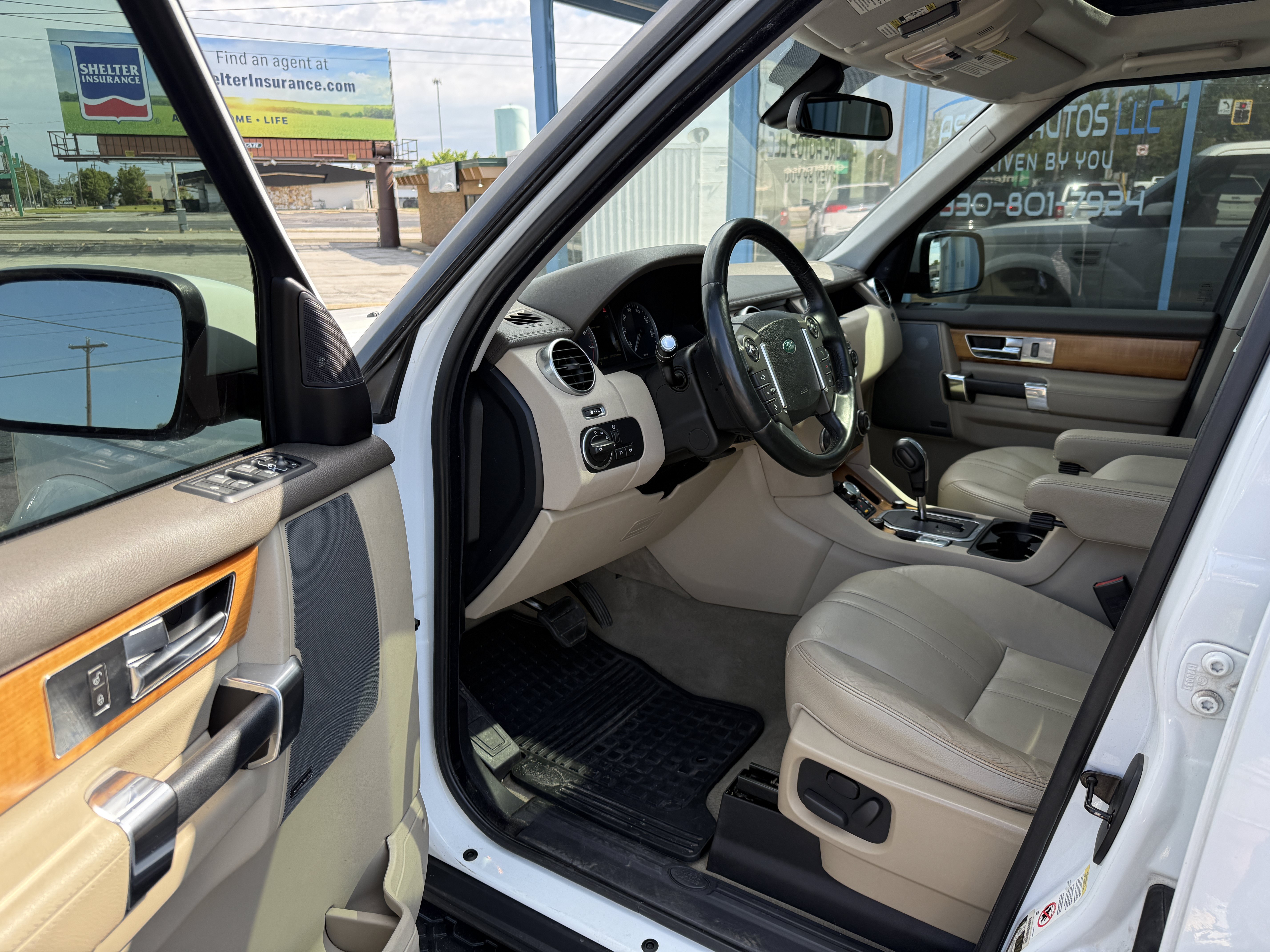 Used 2013 Land Rover LR4 HSE AWD/4WD image 9