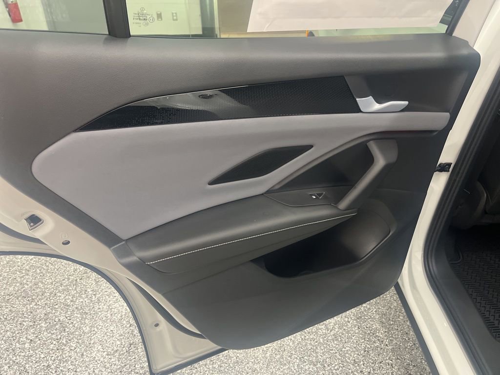 New 2026 Volkswagen Tiguan SE R-Line FWD image 31
