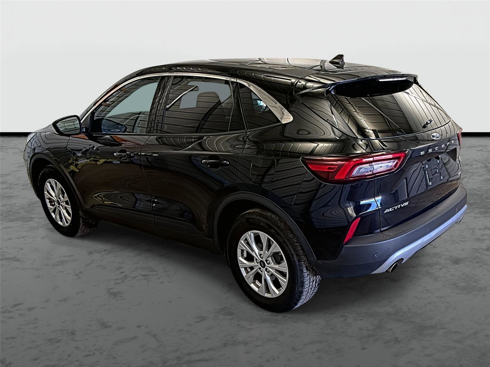 Used 2024 Ford Escape Active w/ Tech Pack #1 image 2