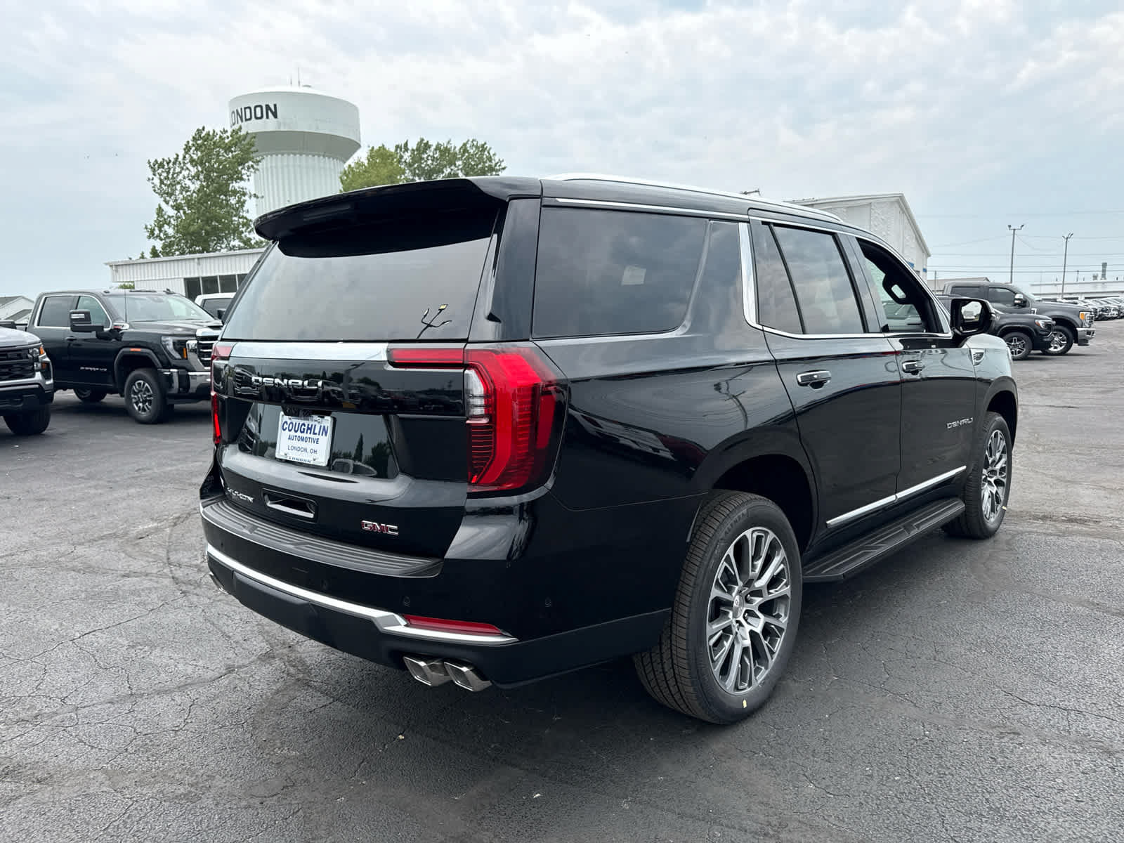 New 2026 GMC Yukon Denali w/ Advanced Technology Package AWD/4WD image 5