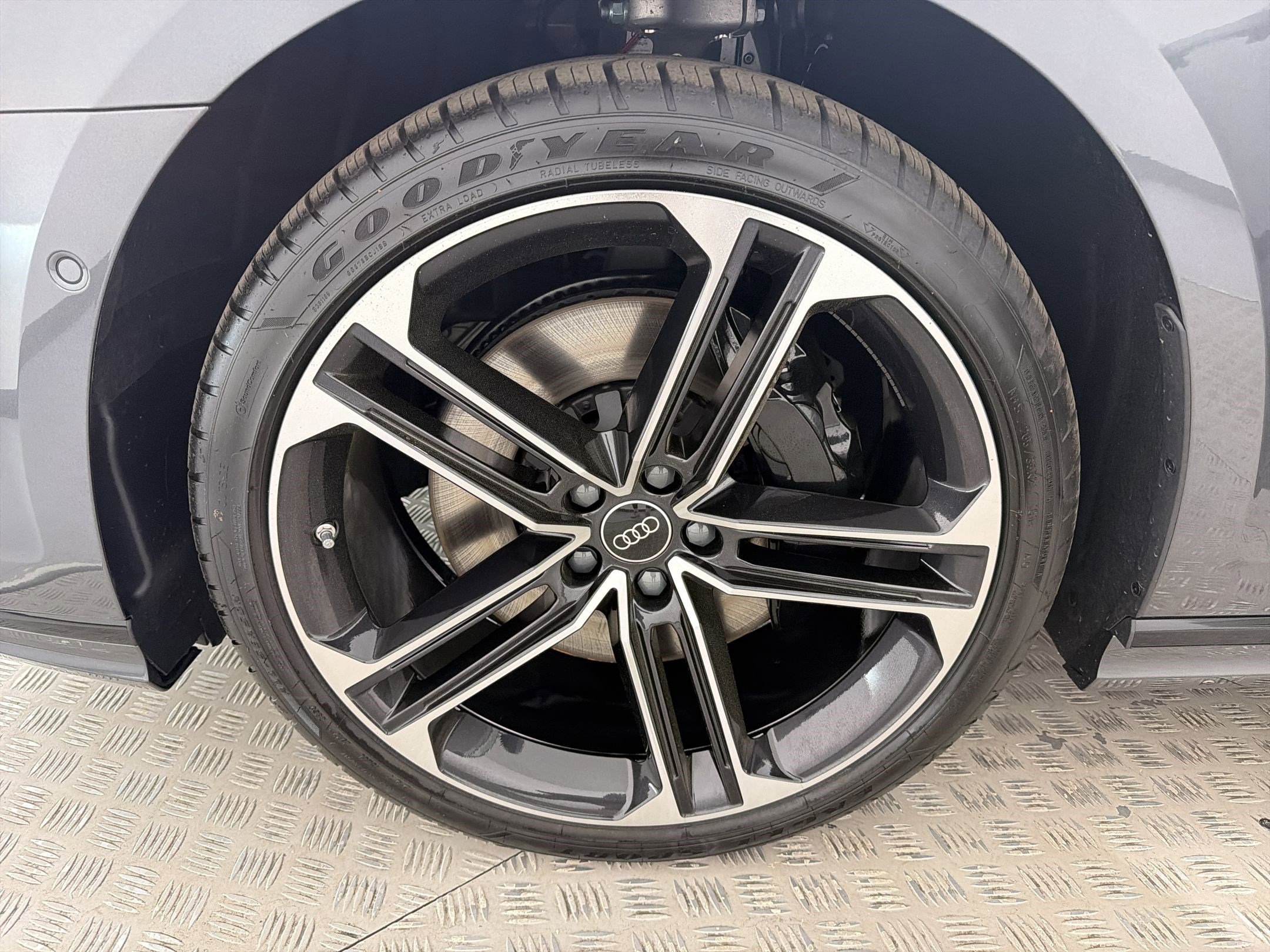 New 2026 Audi A8 L 3.0T image 11