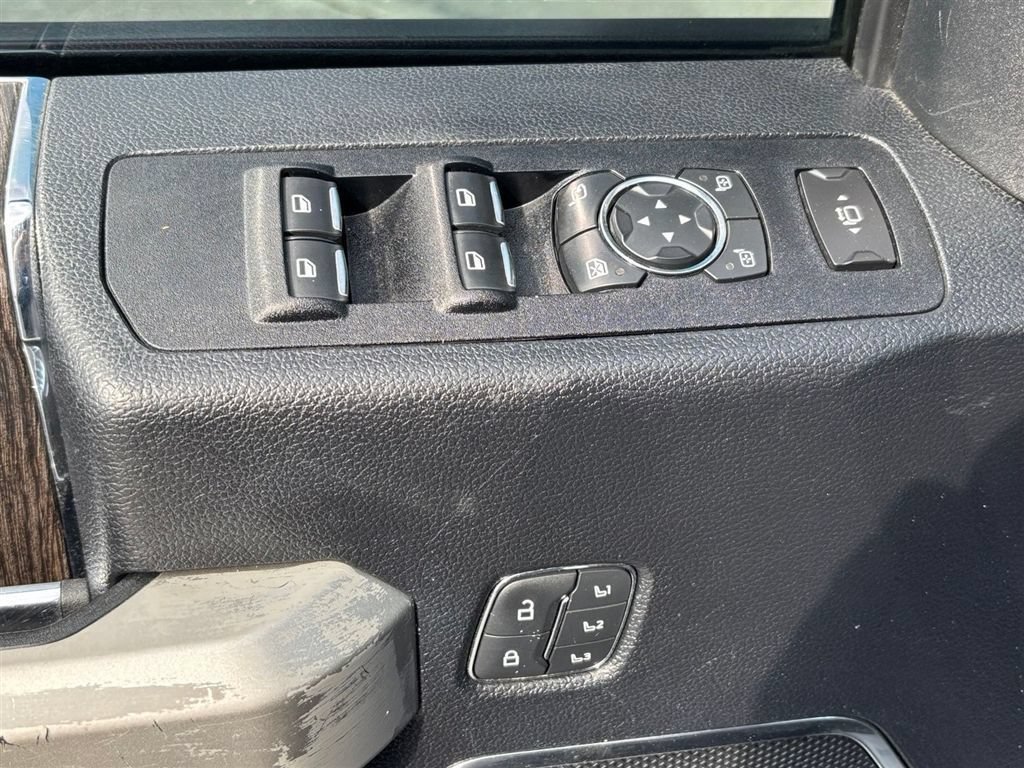 Used 2020 Ford F250 Lariat w/ Lariat Value Package AWD/4WD image 15