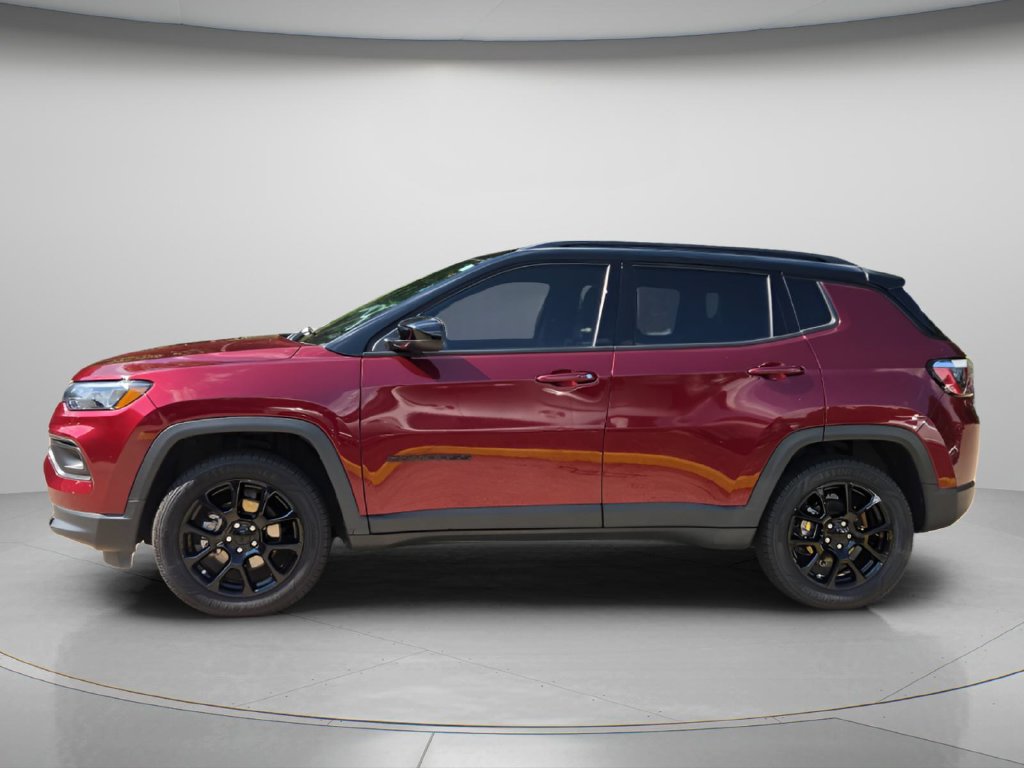 Used 2022 Jeep Compass Latitude w/ Convenience Group AWD/4WD image 3