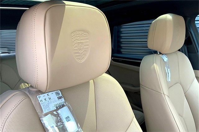 New 2025 Porsche Macan Turbo image 8