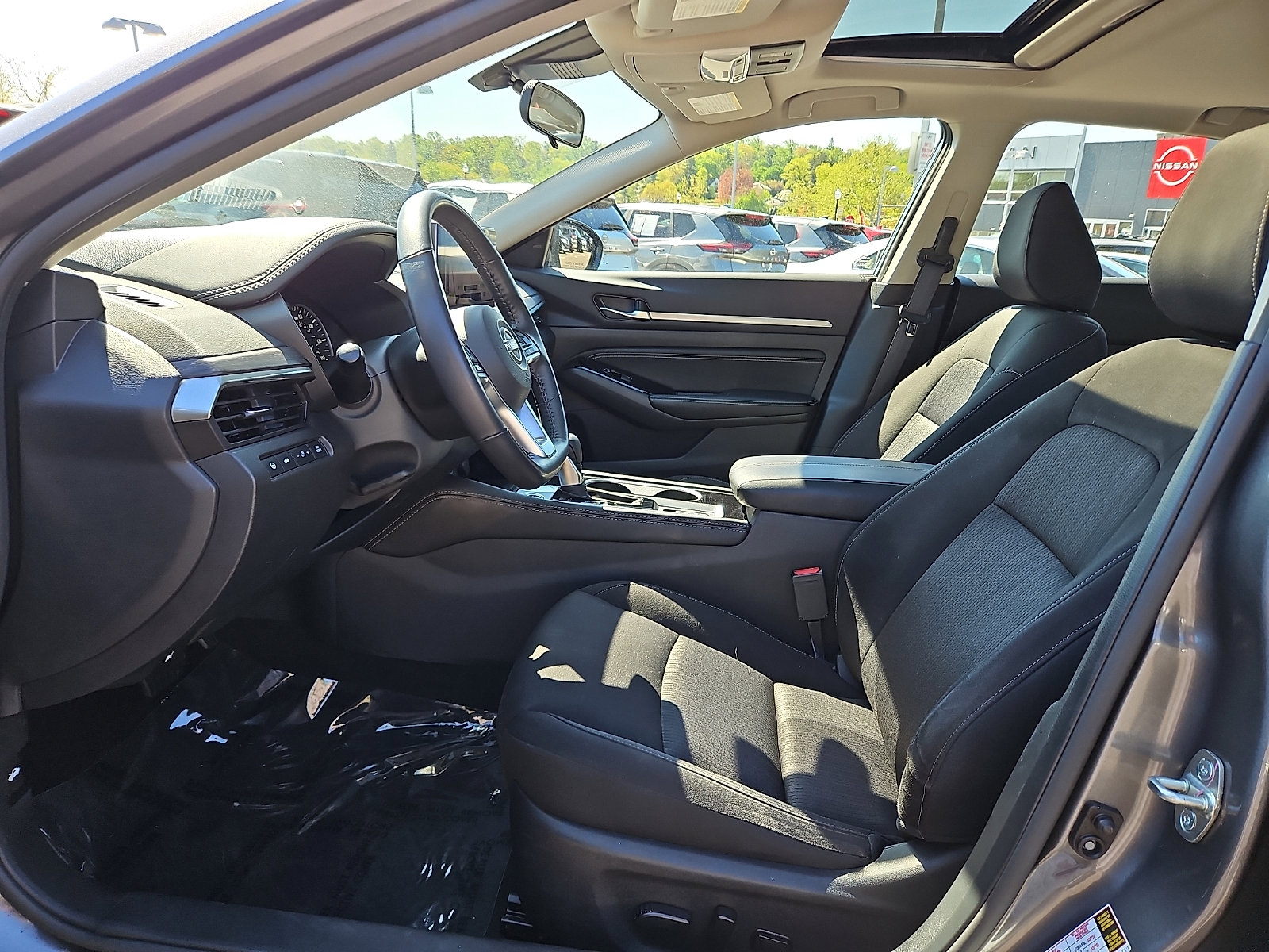 Certified 2023 Nissan Altima 2.5 SV w/ SV Premium Package AWD/4WD image 13