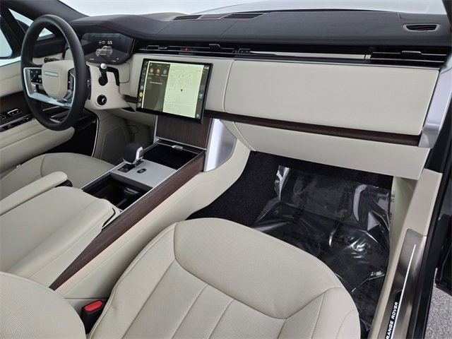 New 2026 Land Rover Range Rover SE image 18