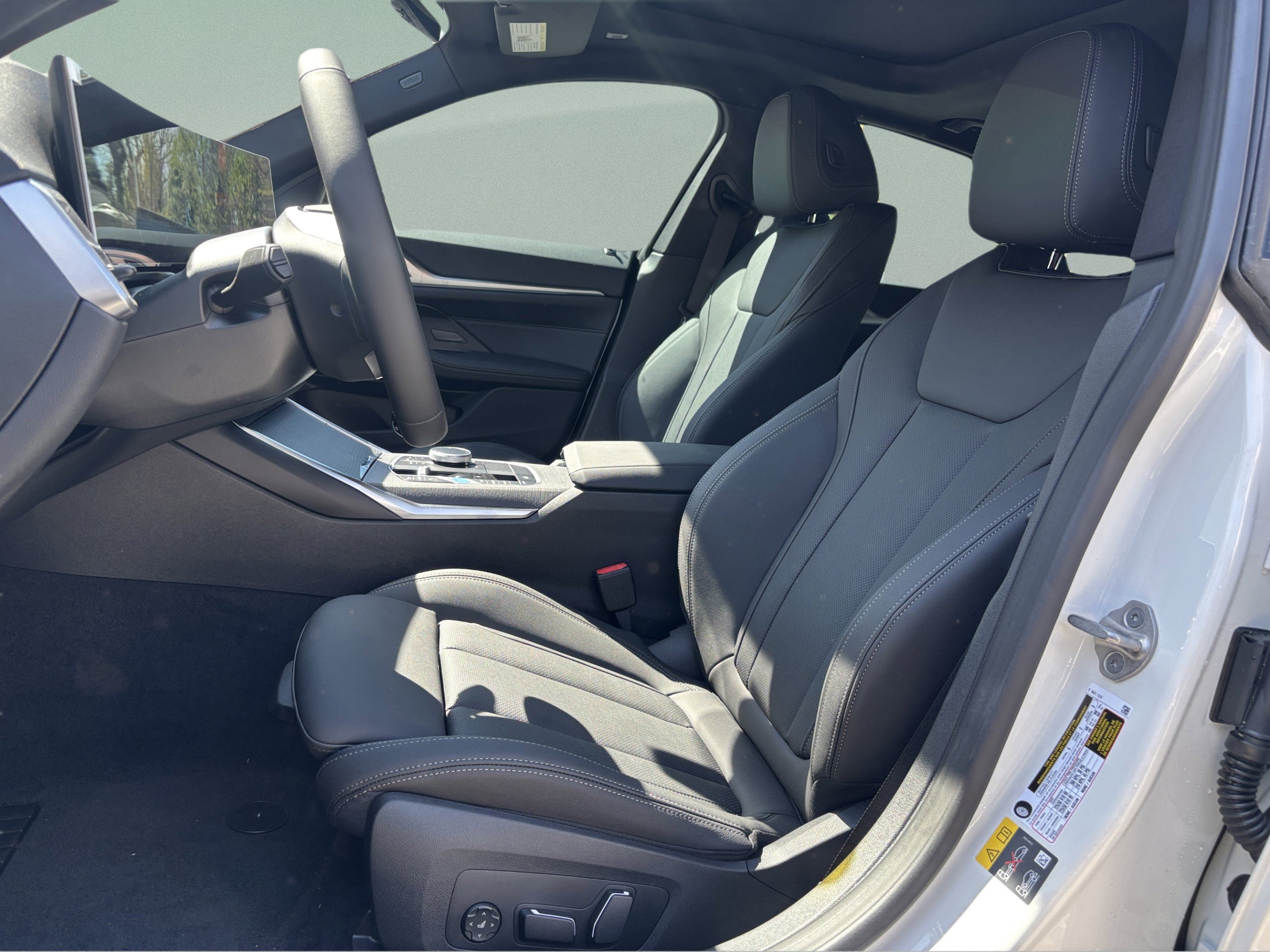 Used 2026 BMW i4 eDrive40 w/ Parking Assistance Package RWD image 33