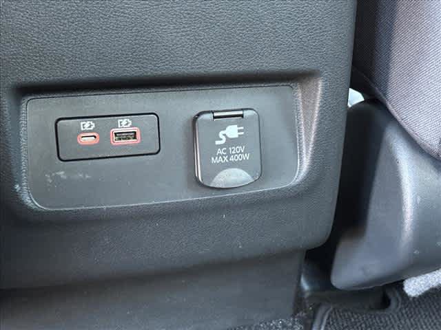 Certified 2025 Nissan Frontier SV w/ SV Convenience Package RWD image 11