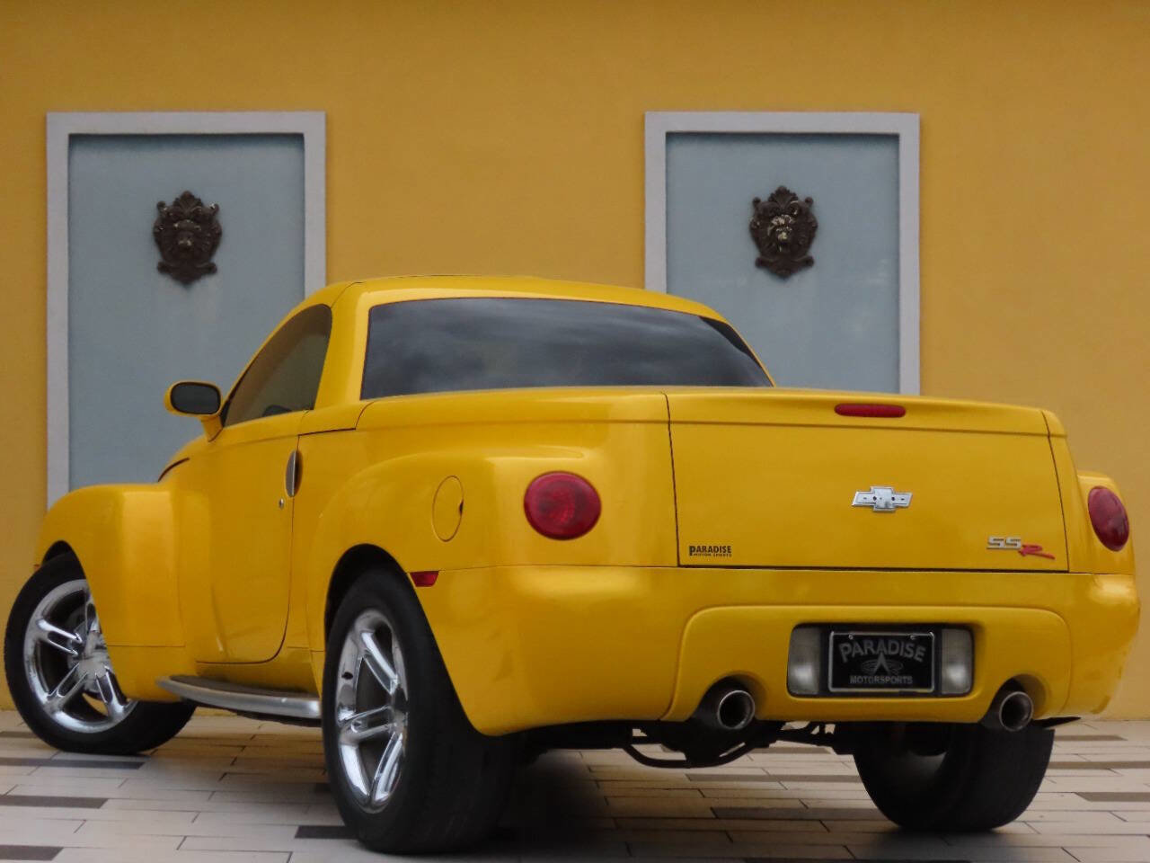 Used 2004 Chevrolet SSR w/ Preferred Equipment Group image 12