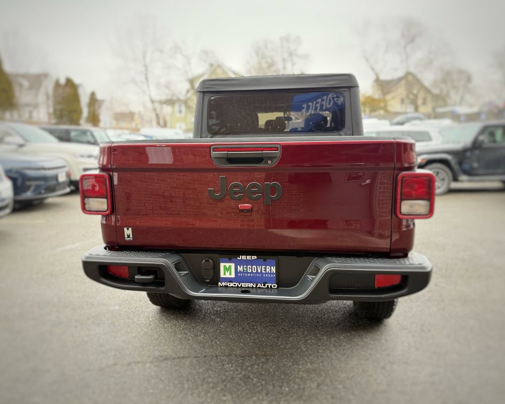 Used 2022 Jeep Gladiator Sport image 10