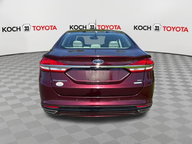 Used 2017 Ford Fusion SE w/ Fusion SE Technology Package FWD image 7