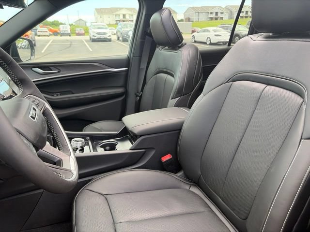 New 2026 Jeep Grand Cherokee L Limited AWD/4WD image 16