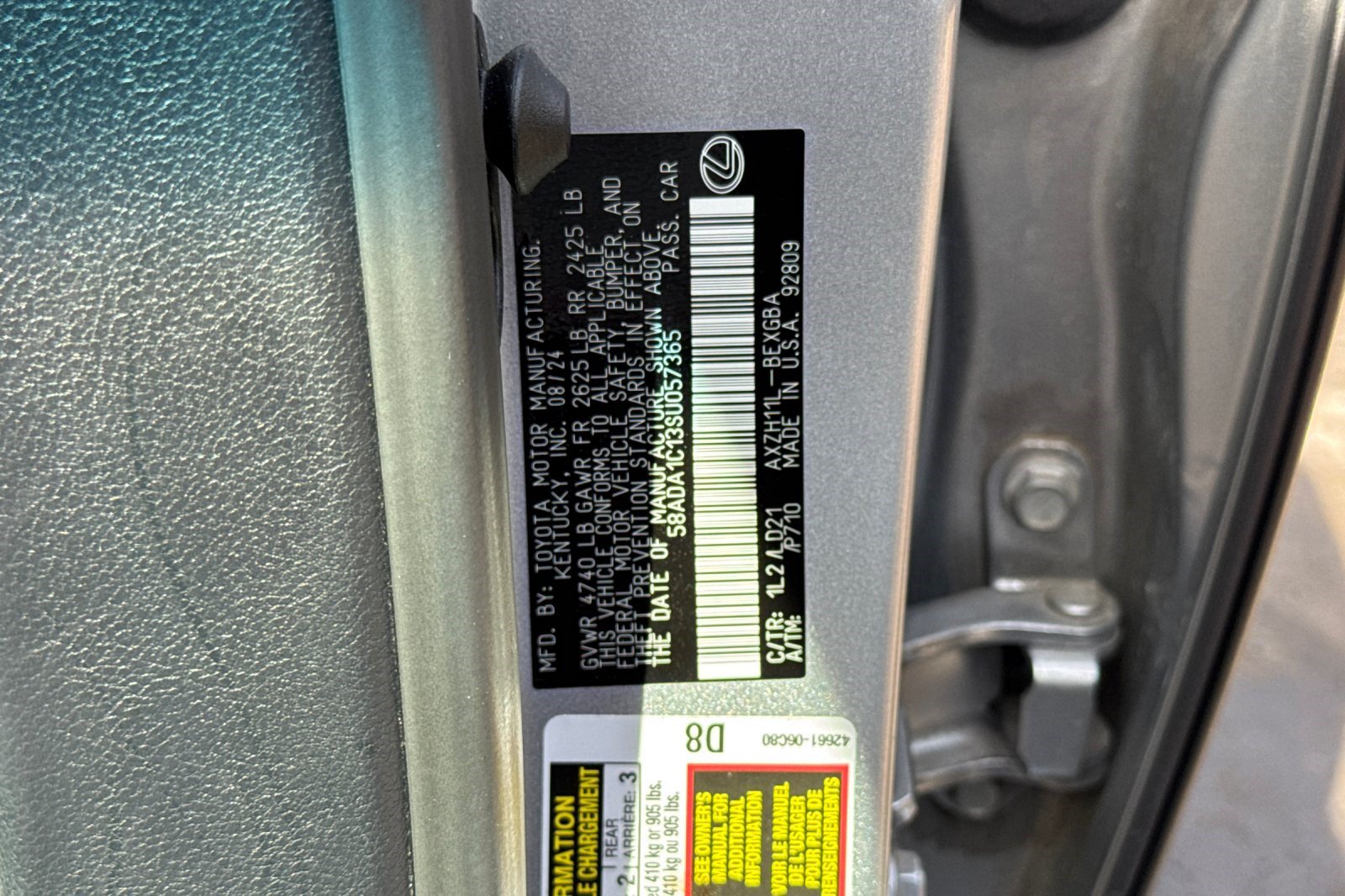 Used 2025 Lexus ES 300h w/ Premium Package FWD image 40