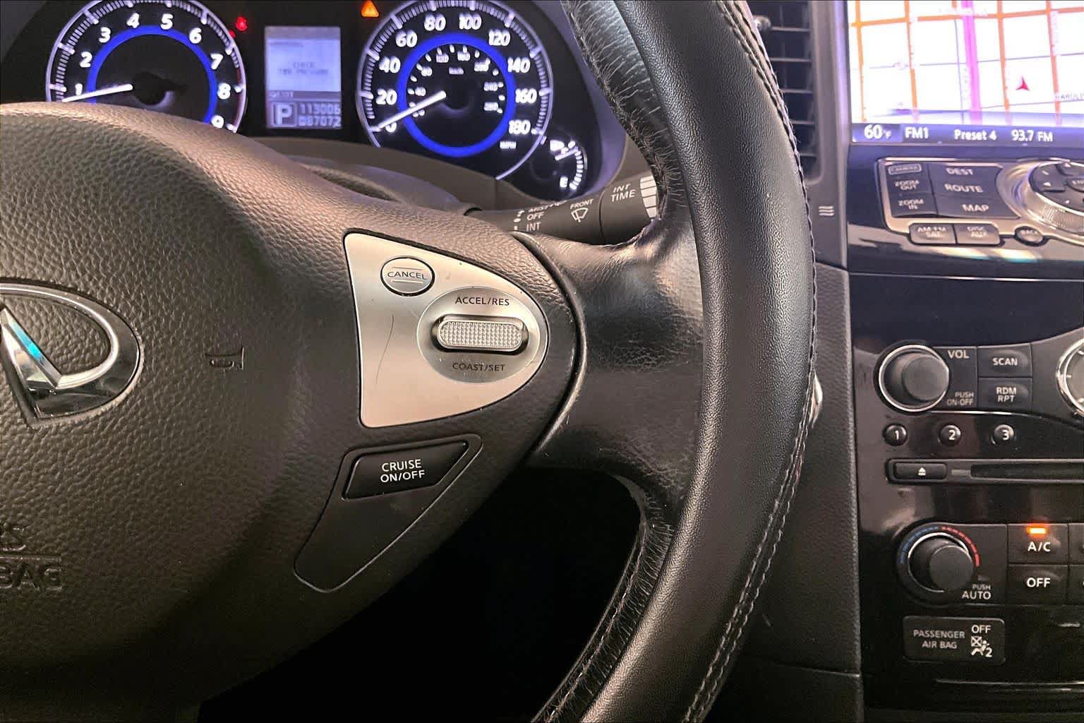 Used 2014 INFINITI QX70 AWD w/ Premium Package image 22