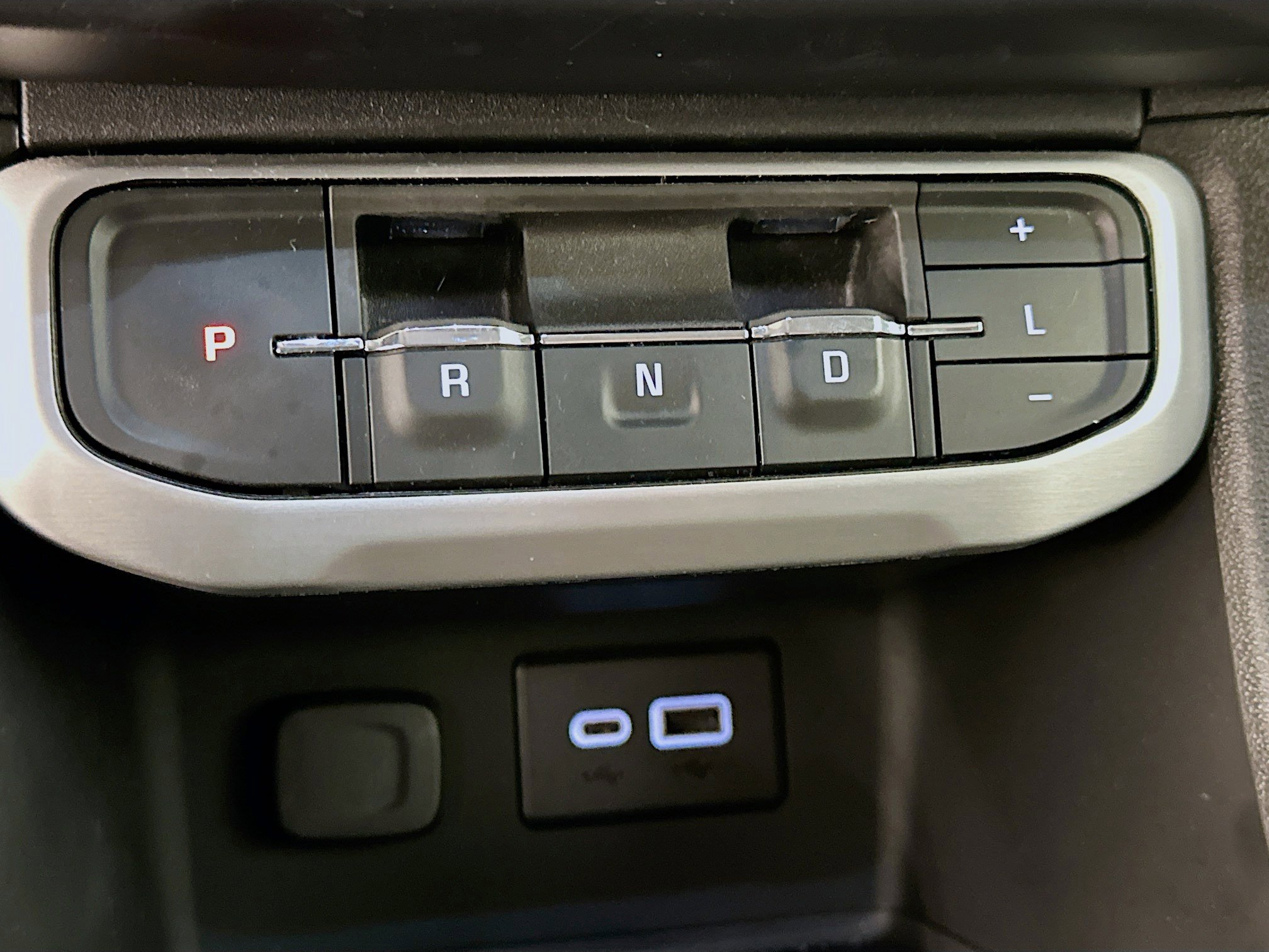 Used 2023 GMC Acadia SLE w/ Driver Convenience Package image 25