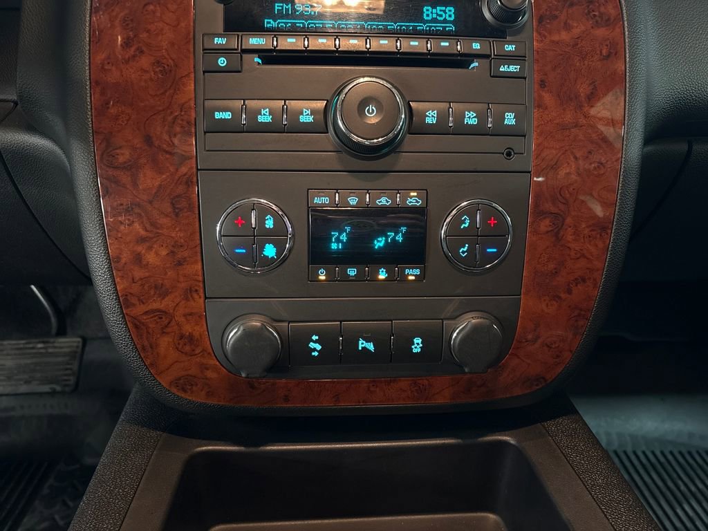 Used 2013 Chevrolet Avalanche LT w/ All-Star Edition AWD/4WD image 19