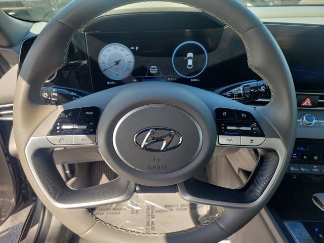 Certified 2023 Hyundai Elantra SEL w/ Convenience Package image 21