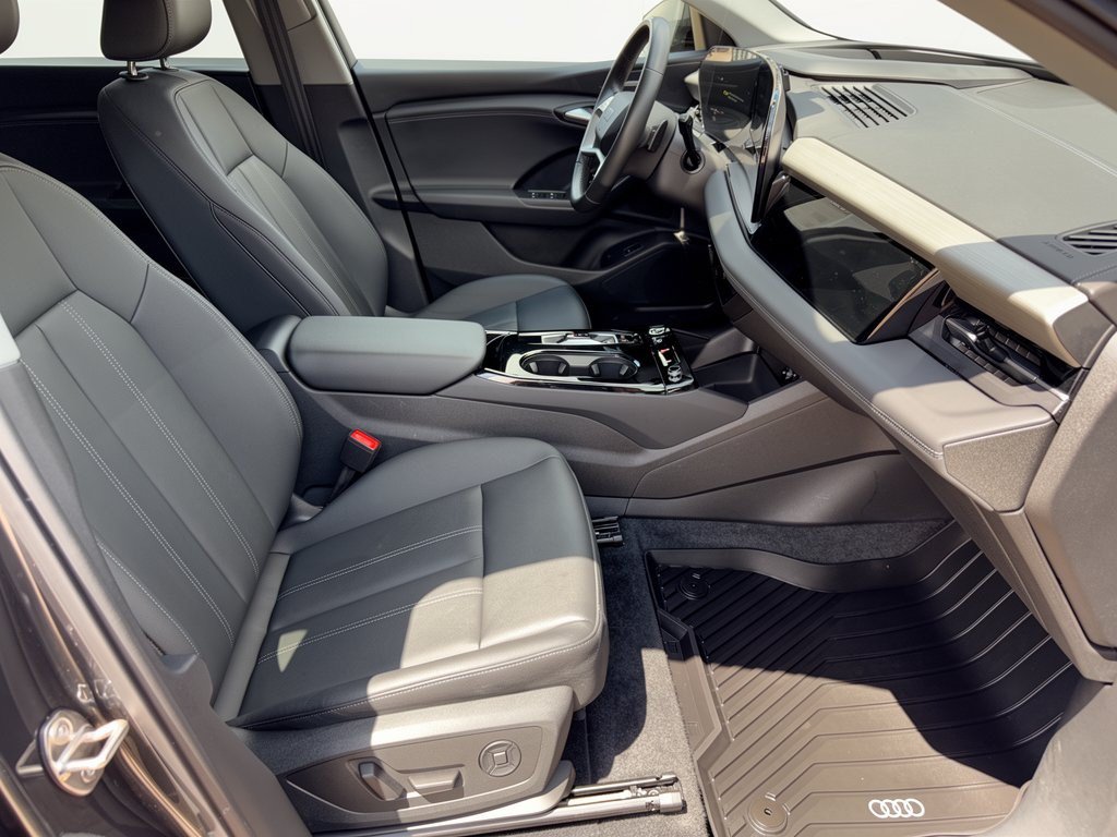 Certified 2025 Audi Q6 e-tron Premium Plus w/ Premium Plus AWD/4WD image 30