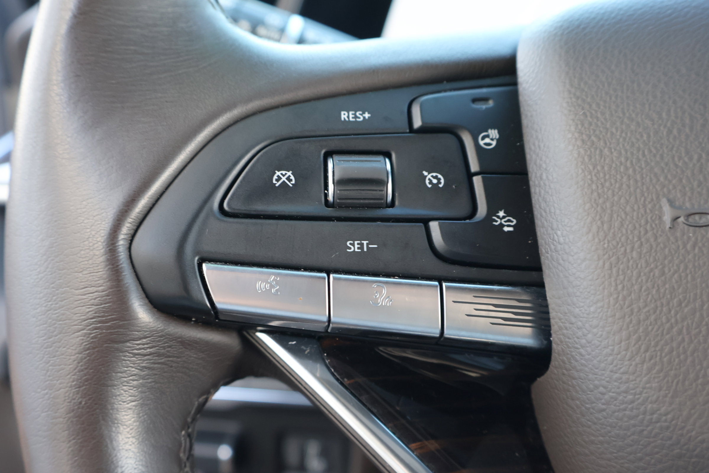 Used 2021 Cadillac Escalade Premium Luxury w/ Driver Assist Tech Package image 27