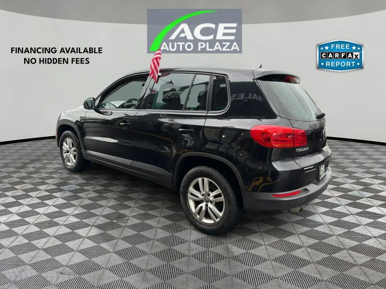 Used 2012 Volkswagen Tiguan S image 7