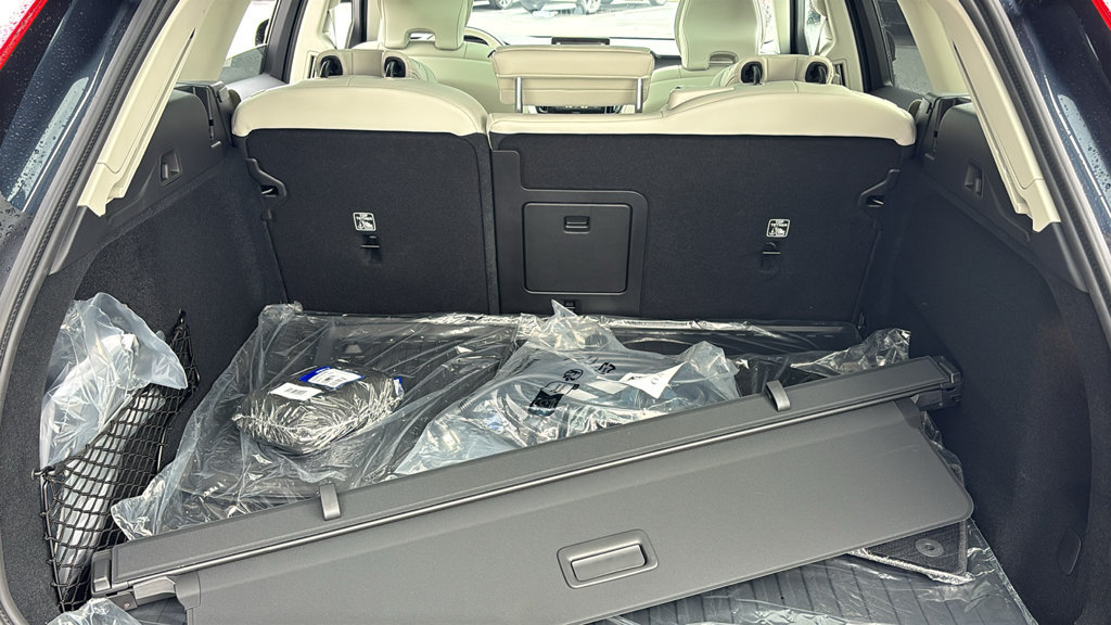 New 2027 Volvo XC60 T8 Ultra AWD/4WD image 30