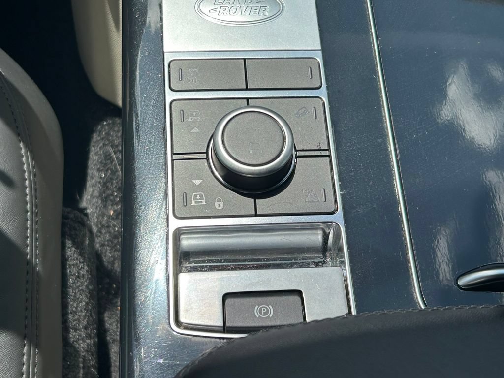 Used 2019 Land Rover Range Rover HSE AWD/4WD image 32