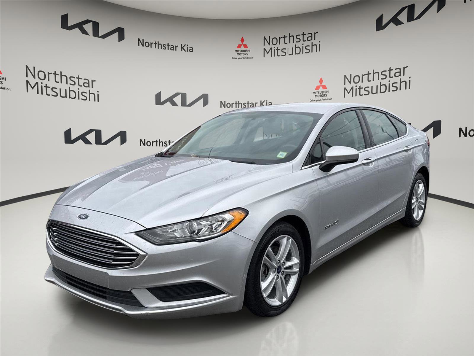 Used 2018 Ford Fusion SE image 1