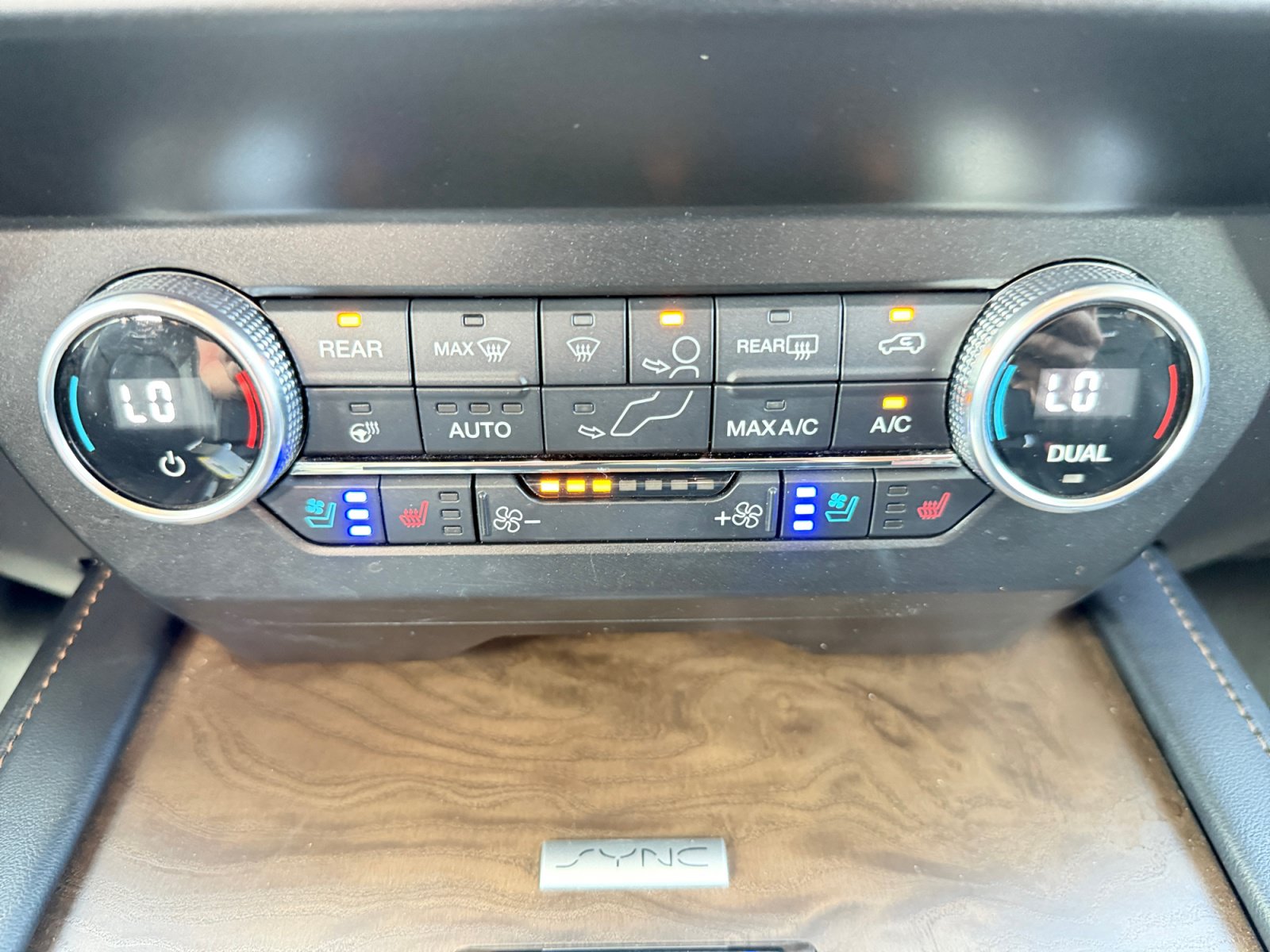 Used 2019 Ford Expedition Platinum RWD image 19