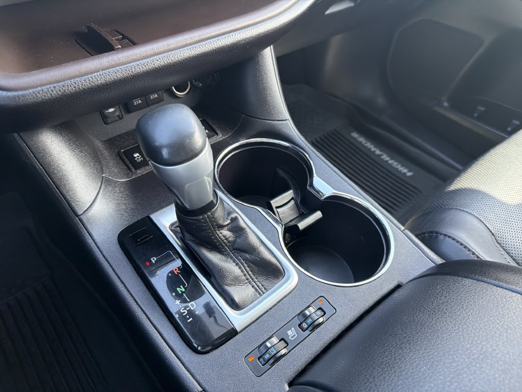 Used 2018 Toyota Highlander Limited AWD/4WD image 26