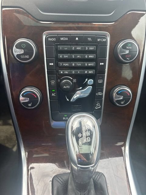 Used 2013 Volvo XC70 3.2 AWD/4WD image 16