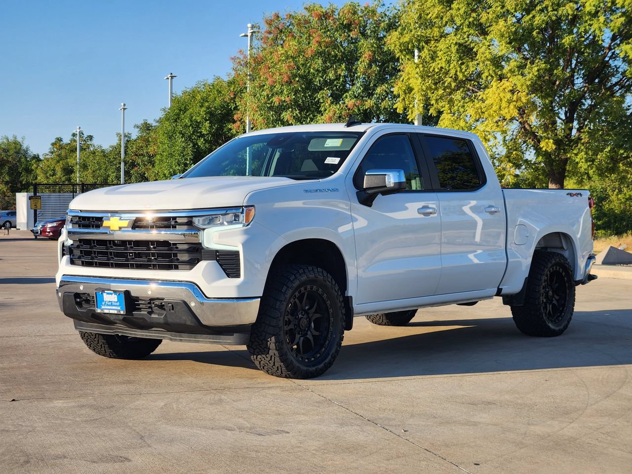 Used 2025 Chevrolet Silverado 1500 LT w/ Safety Package AWD/4WD image 3