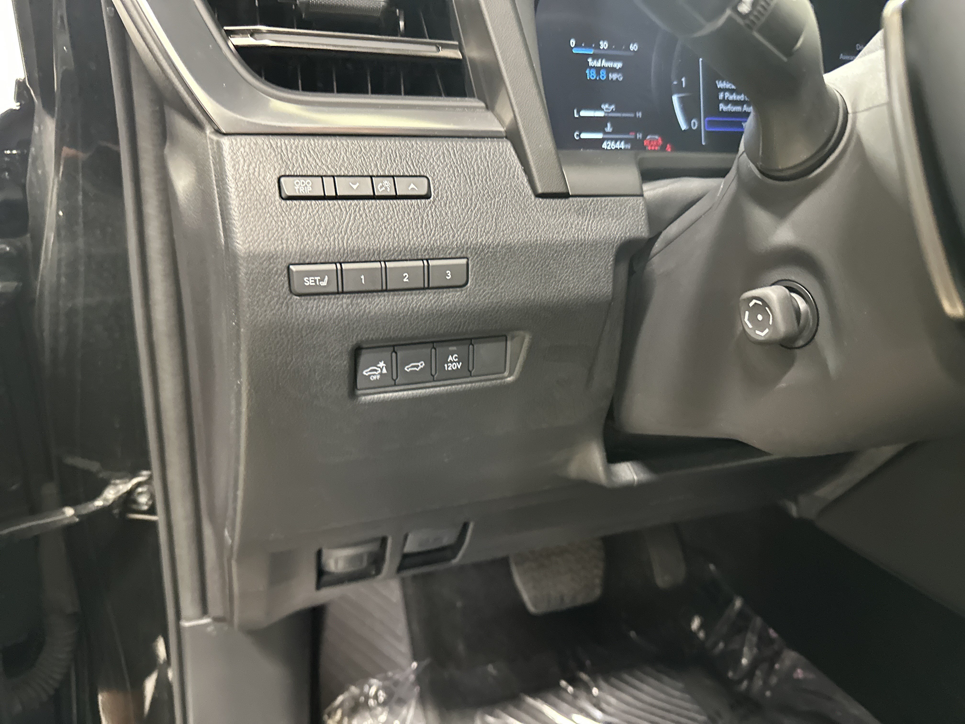 Certified 2024 Lexus GX 550 w/ Accessory Package (2T) AWD/4WD image 38